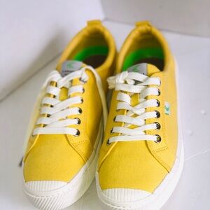 Carisma Low sun yellow knit sneaker
